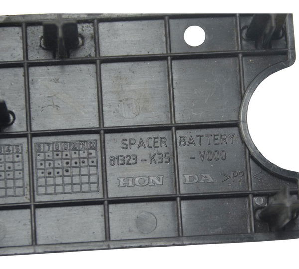 Espaçador Tampa Bateria Honda Pcx 150 16-18 Original