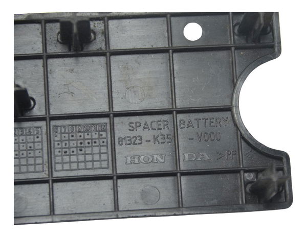 Espaçador Tampa Bateria Honda Pcx 150 16-18 Original