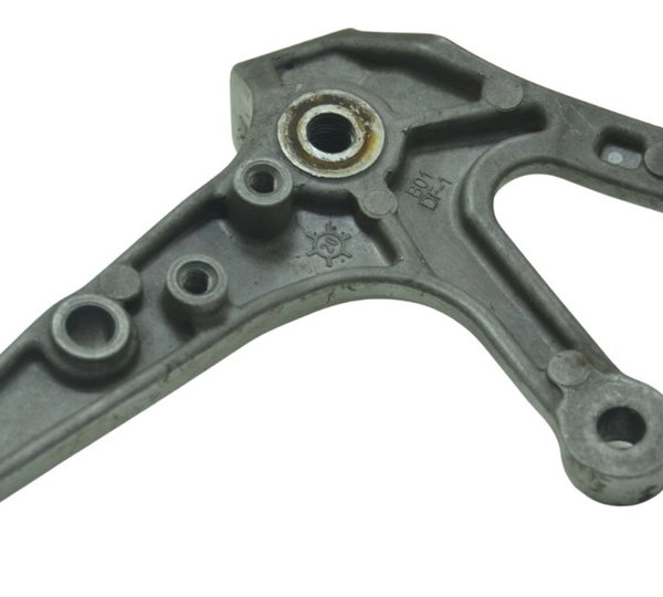 Suporte Pedaleira Dianteira Direita Yamaha Mt 03 16-19 Orig