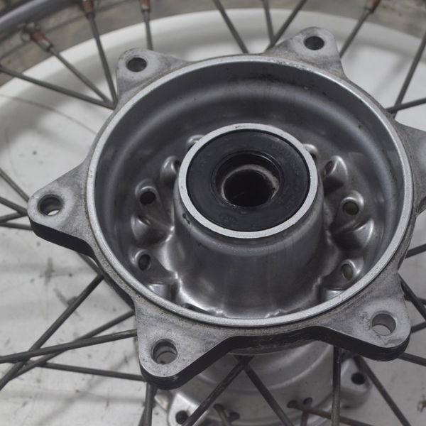 Roda Traseira C/ Detalhes Honda Xre 190 19-24 Original Roda Traseira C/ Detalhes Honda Xre 190 19-24 Original