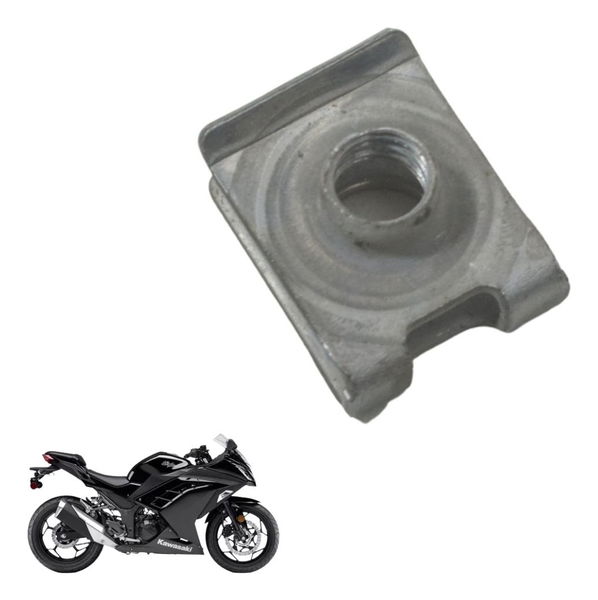 Presilha Carenagem Kawasaki Ninja 300 13-18 Original Presilha Carenagem Kawasaki Ninja 300 13-18 Original