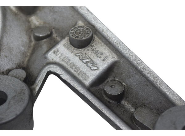 Suporte Motor Direito Ktm Duke 200 12-17 Original Suporte Motor Direito Ktm Duke 200 12-17 Original