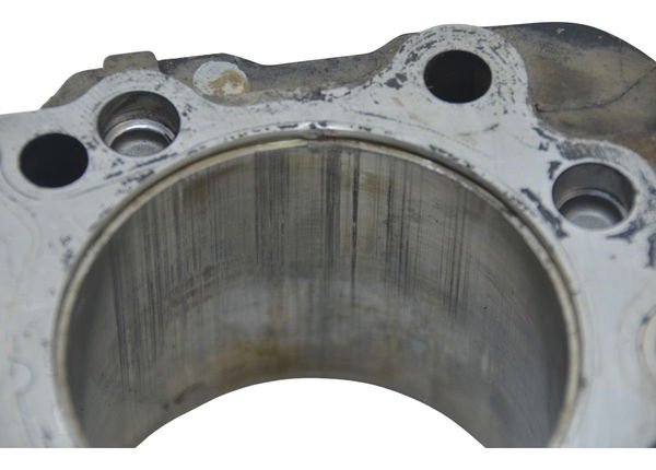 Cilindro Dianteiro C/avaria Yamaha Drag Star Xvs 650 98-08 Cilindro Dianteiro C/avaria Yamaha Drag Star Xvs 650 98-08