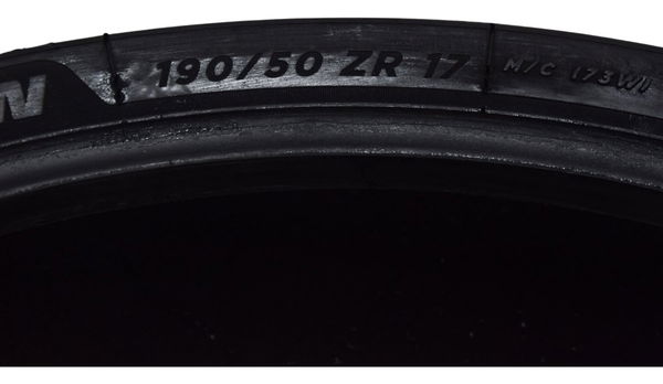 Pneu C/ Reparo Michelin Road5 190/50 Zr 17