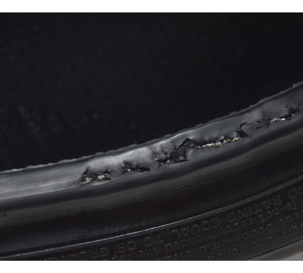 Pneu C/ Detalhes Pirelli Diablo Rosso Ii 120/70 Zr 17