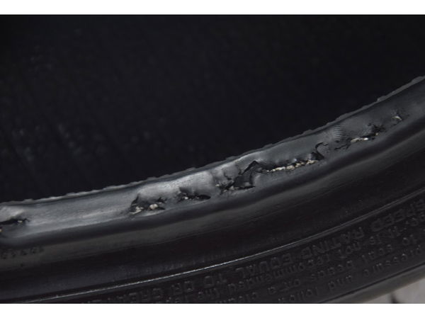 Pneu C/ Detalhes Pirelli Diablo Rosso Ii 120/70 Zr 17