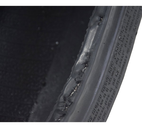 Pneu C/ Detalhes Pirelli Diablo Rosso Ii 120/70 Zr 17