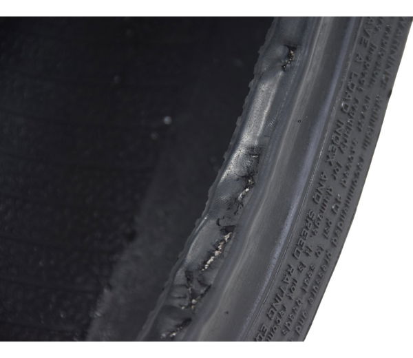 Pneu C/ Detalhes Pirelli Diablo Rosso Ii 120/70 Zr 17