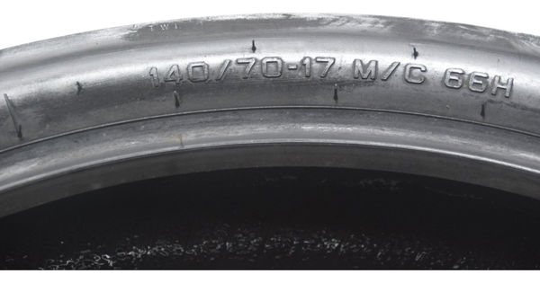 Pneu C/ Reparo Pirelli Sport Demon 140/70-17