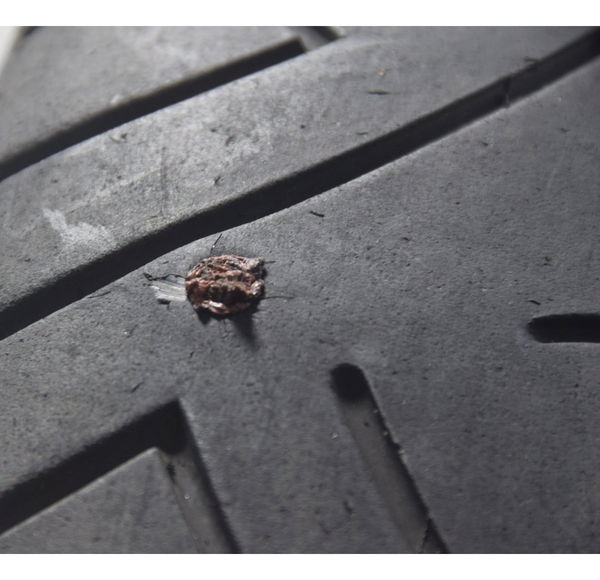 Pneu C/ Reparo Pirelli Sport Demon 140/70-17