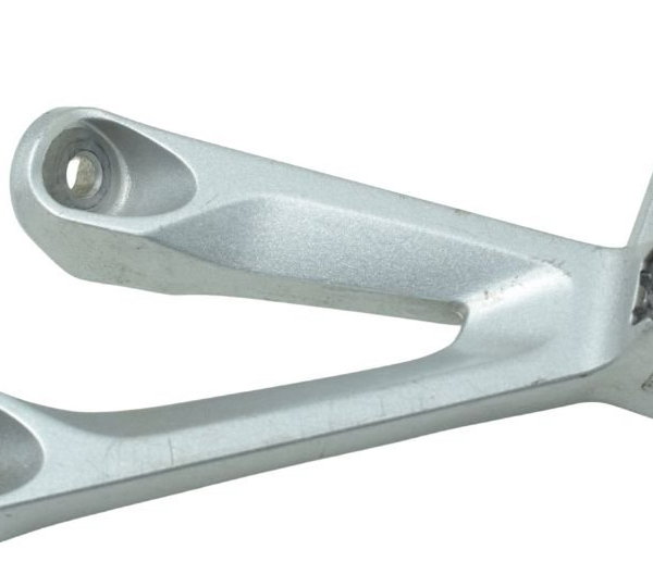 Suporte Pedaleira Tras Esq Honda Cb 300f Twister 23-24 Origi