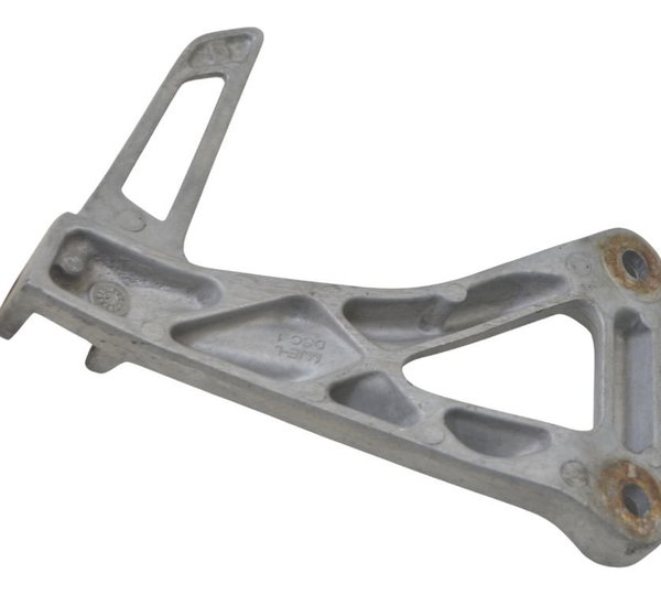 Suporte Pedaleira Traseira Esq Honda Cb 650 F 15-18 Original Prateado