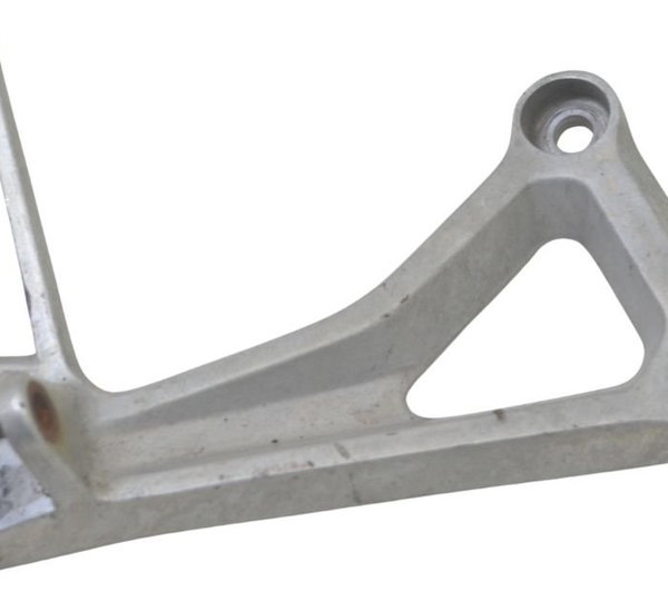 Suporte Pedaleira Traseira Dir Honda Cb 650 F 15-18 Original Prateado