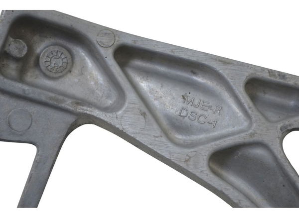 Suporte Pedaleira Traseira Dir Honda Cb 650 F 15-18 Original Prateado