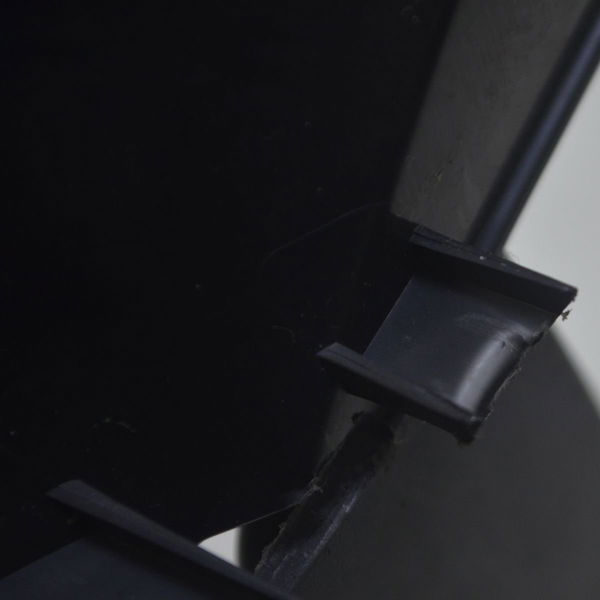 Acabamento Interno Esq C/ Avaria Suzuki Gsx-s 750 18-23 Orig