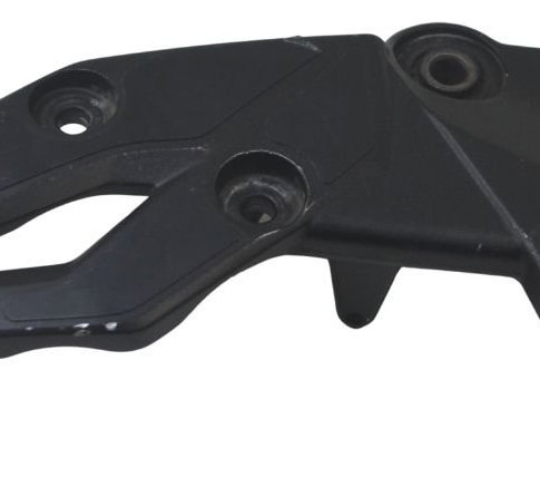 Suporte Pedaleira Dianteira Direita Suzuki Gsx-s 750 18-23 Preto