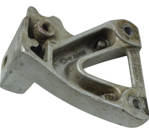 Suporte Pedal Tras Esq C/avaria Suzuki Gsx 750f Monica99-08 Cinza