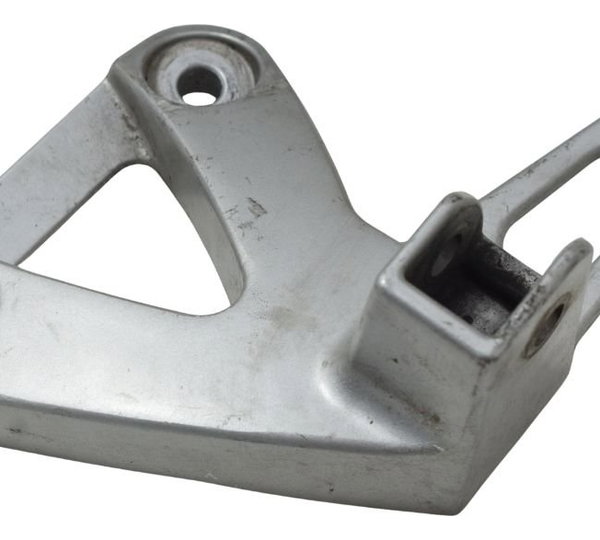 Suporte Pedal Tras Esq Suzuki Gsx 750f Monica 99-08 Original Cinza
