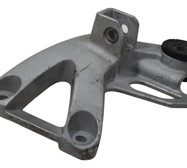 Suporte Pedaleira Tras Esq Suzuki Gsx 750f Monica 99-08 Orig Cinza