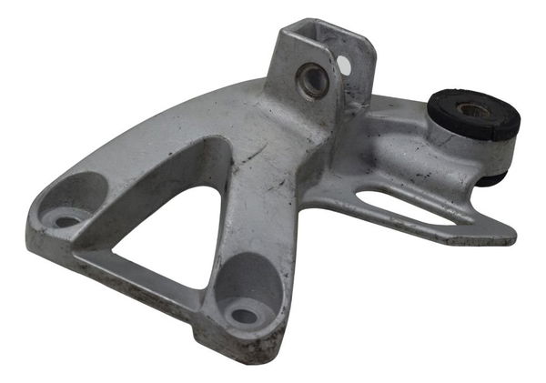 Suporte Pedaleira Tras Esq Suzuki Gsx 750f Monica 99-08 Orig - Cinza