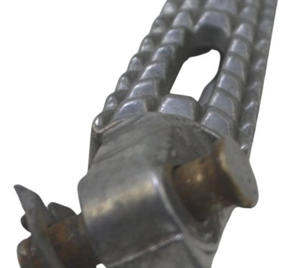 Pedaleira Traseira Esquerda Suzuki Bandit 1250 09-11