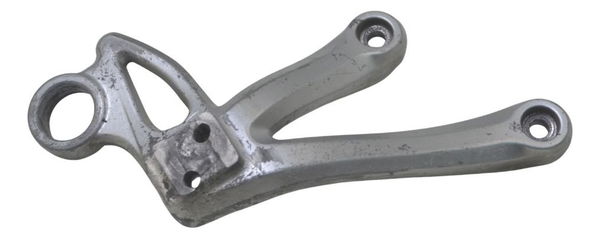 Suporte Pedaleira Tras Dir C/avaria Suzuki Bandit 1250 09-11 Cinza