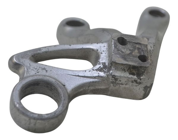 Suporte Pedaleira Tras Dir C/avaria Suzuki Bandit 1250 09-11 Cinza