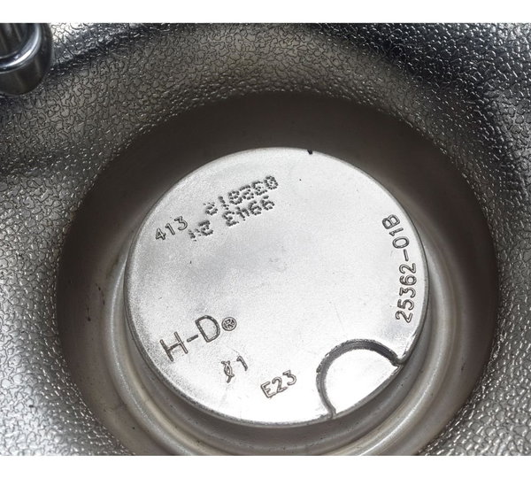 Tampa Motor Direita Harley Electra Touring Cvo 12-13 Origina Prateado