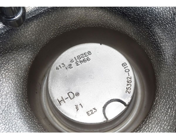 Tampa Motor Direita Harley Electra Touring Cvo 12-13 Origina Prateado