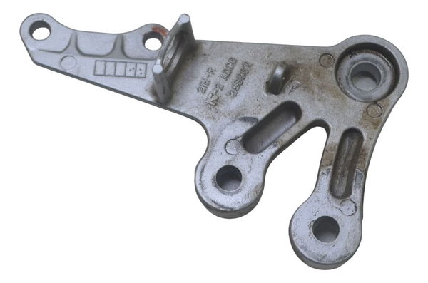 Suporte Pedaleira Dianteira Dir Suzuki Gsx-r Srad 1000 06-07