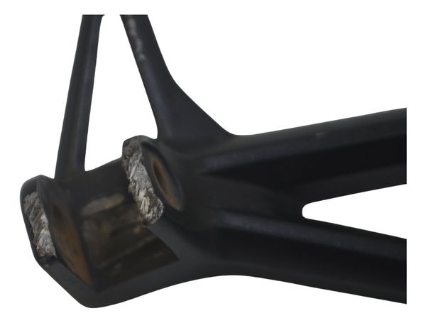 Suporte Pedaleira Traseira Dir C/avaria Yamaha Mt 09 15-18