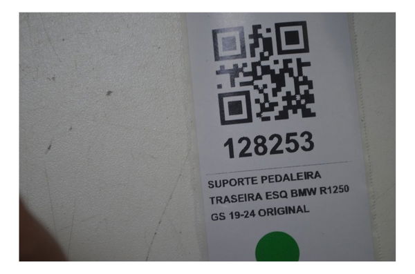 Suporte Pedaleira Traseira Esq Bmw R1250 Gs 19-24 Original