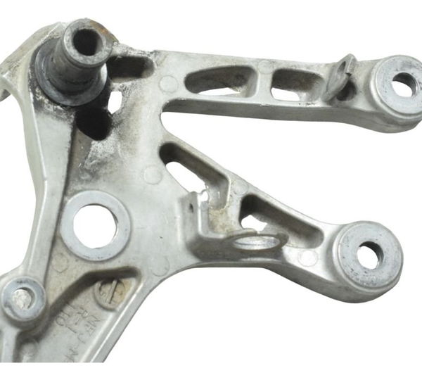 Suporte Pedaleira Dianteira Direita Honda Cbr 600rr 07-12