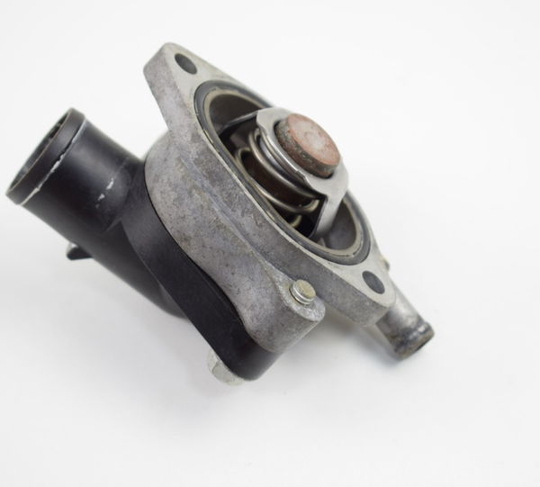 Válvula Termostatica Srad 750 07/08/09 Original Suzuki