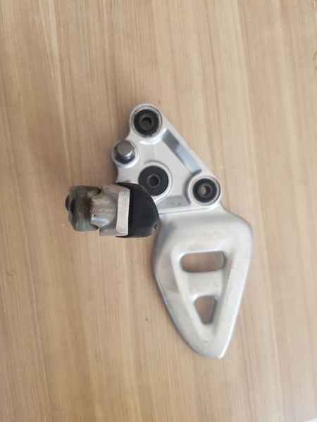 Suporte C/pedaleira Esquerdo Bacalhau Hayabusa 00/07