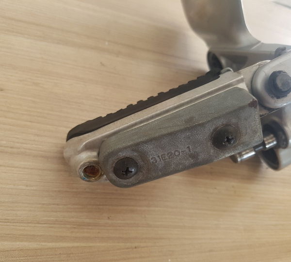 Suporte C/pedaleira Esquerdo Bacalhau Hayabusa 00/07