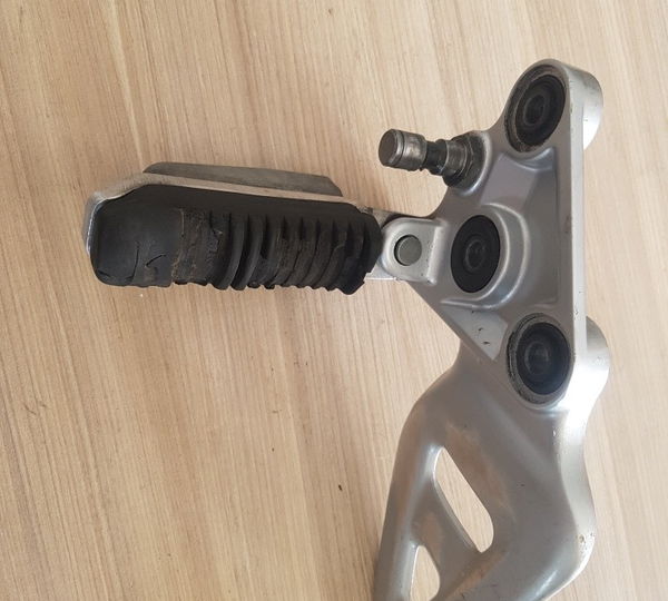 Suporte C/pedaleira Esquerdo Bacalhau Hayabusa 00/07