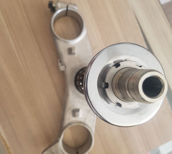 Mesa Inferior Hayabusa 00/07 Original Semi Nova