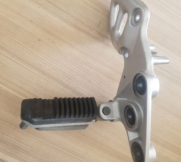 Bacalhau Diant C/pedaleira Suporte Direito Hayabusa 00/08