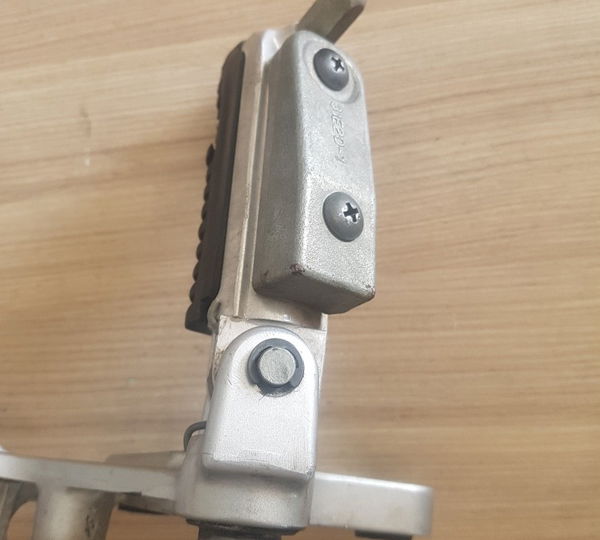 Bacalhau Diant C/pedaleira Suporte Direito Hayabusa 00/08