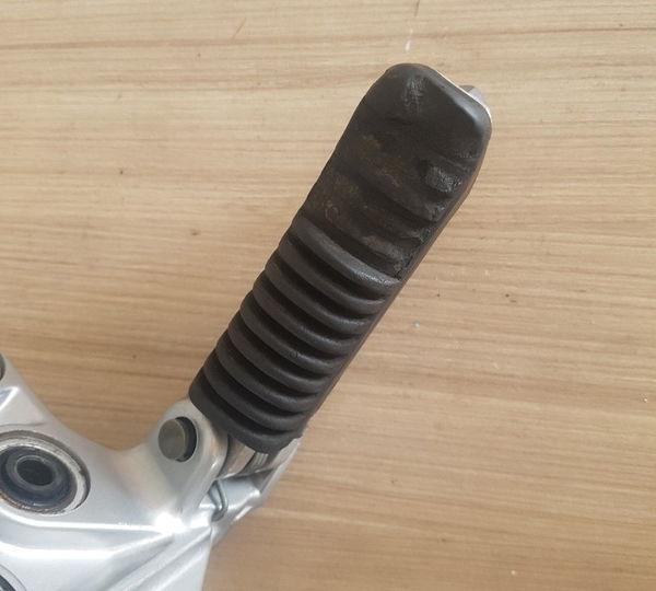 Bacalhau Diant C/pedaleira Suporte Direito Hayabusa 00/08