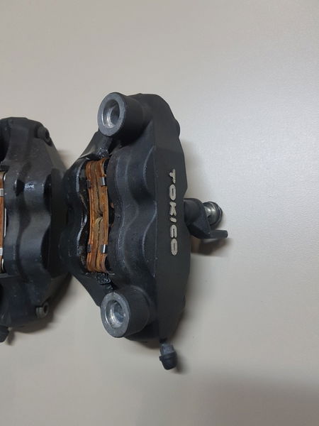 Par Pinça Freio Dianteiro Gsxr 1300 Hayabusa 08/15 Original 
