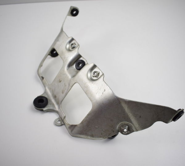 Suporte Capa Tanque Srad 750 07/08/09 Original Suzuki