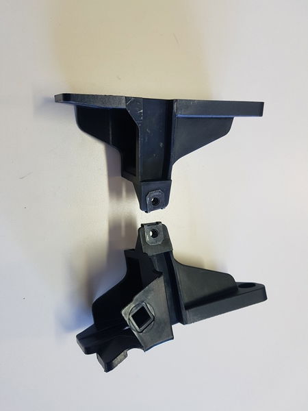 Suporte Da Tampa Lateral Bmw K 1300 Gt 09/10 Original
