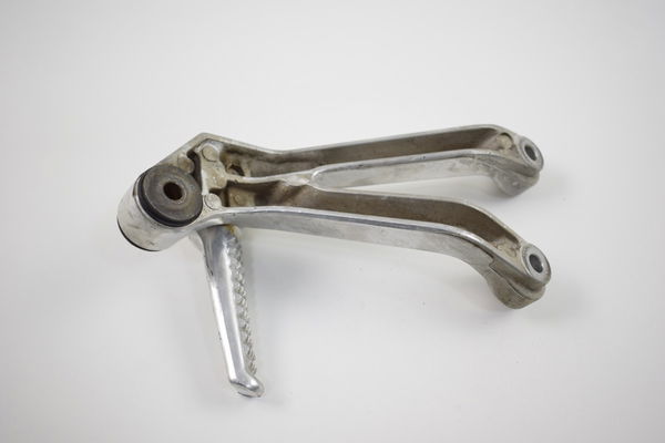 Bacalhau Traseiro Direito C/pedaleira Cbr 900rr 96-99 Orig.