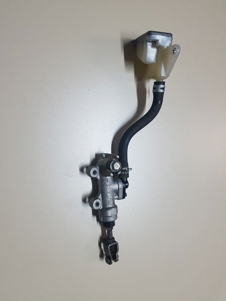 Cilindro Freio Traseiro Gsxr Hayabusa 1300 08/15 Original 