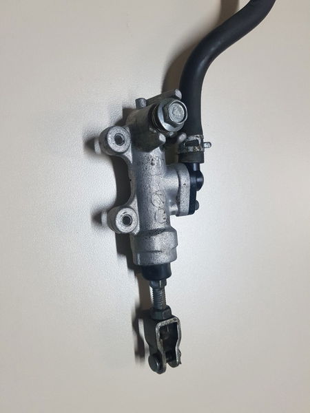 Cilindro Freio Traseiro Gsxr Hayabusa 1300 08/15 Original 