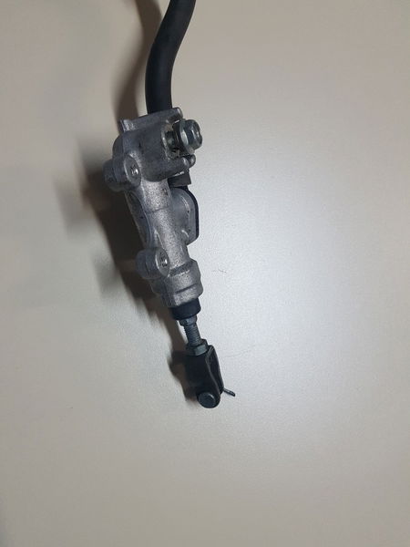 Cilindro Freio Traseiro Gsxr Hayabusa 1300 08/15 Original 