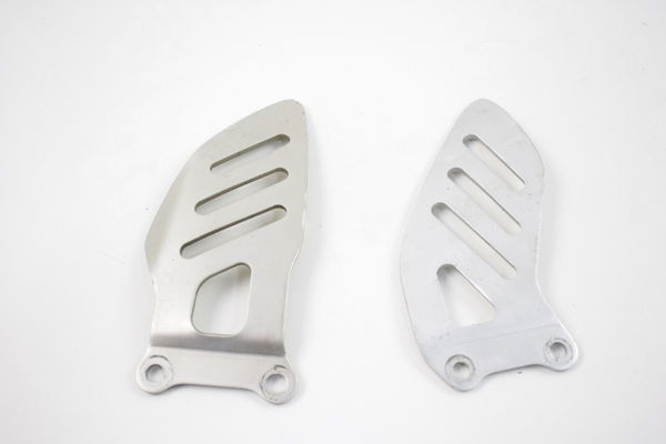 Protetor Pedaleira Par Gsx-r Srad 1000 06-07 Original 