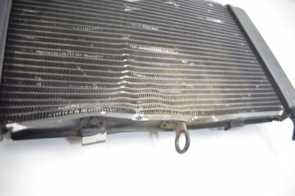 Radiador Água Com Avaria Amassado Xj6 Original